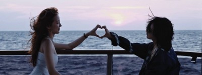 孟佳晒比基尼美照，沈梦辰穿牛仔裤好飒，郁可唯大长腿真抢镜