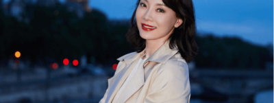 风衣不一定要搭T恤，学陈数搭配白衬衫+牛仔喇叭裤，照着穿很高级