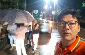风雨夜巡路，平安守望人