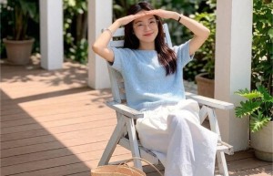 春天你真的会穿“蓝”吗？这三件必备单品，穿出门不会落于俗套