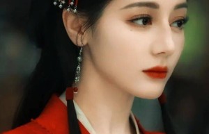 《白日提灯》《枭起青壤》迪丽热巴被赞好会演疯批角色