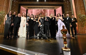 奥斯卡奖，《一战再战》赢了《罪人》