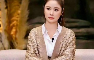 50岁林心如近况曝光！增肥三斤反而出圈，如今活成熟女榜样