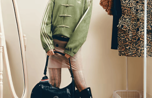 小沈阳闺女化妆一次就要花费2万! 穿新中式上衣拍杂志单眼皮更抢镜