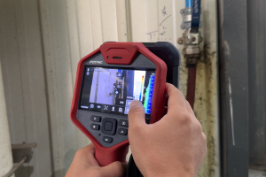 工厂压缩气体泄漏怎么查？FOTRIC飞础科AC67手持声学成像仪检测方案