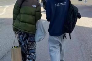 张柏芝晒儿子打排球正脸照，15岁小Q模样跟妈妈太像了，帅气十足