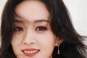 赵丽颖上海街头被偶遇！吊带+阔腿裤，背部线条抢镜，随性感爆棚！