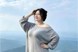 进山特意选件素净卡其廓形冲锋衣攀岩兜风太惬意