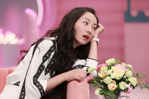 43岁韩雪近况曝光！嫁给大18岁老公，如今14岁女儿成为她的骄傲