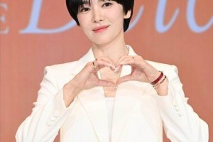 难怪宋慧乔是90%男人心中“初恋女友”，黑长直一出，谁不心动啊