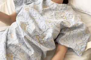 张檬回应孩子不跟自己睡，曾做2年试管才怀孕，要母乳喂到2岁才停