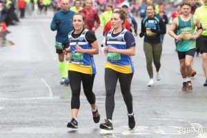 英国6200人马拉松照常办，无人戴口罩
