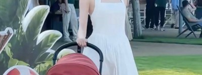 何穗当妈后“美的发光”！穿白裙戴白色头巾，松弛法式风情拉满