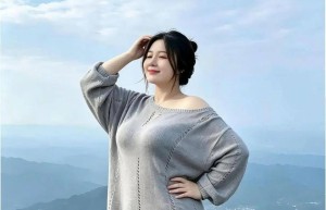 进山特意选件素净卡其廓形冲锋衣攀岩兜风太惬意
