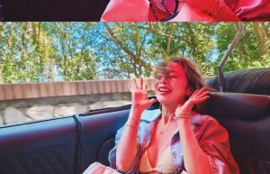 高叶的“向野”穿搭法则学起来，夏日多色搭配也能利落飒爽！